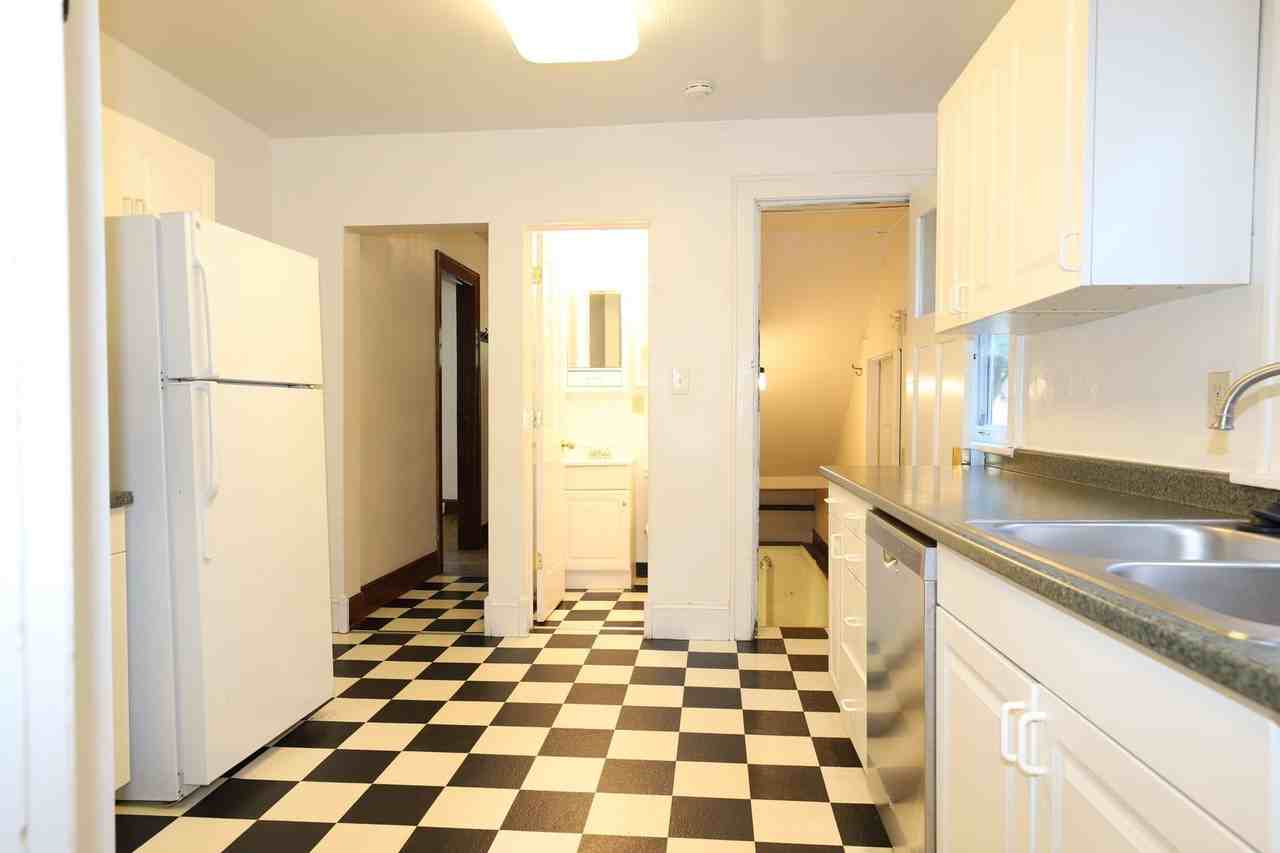 2021 University Ave - Photo 6 of 25