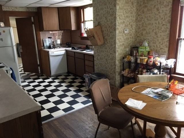1508 Adams St - Photo 4 of 12