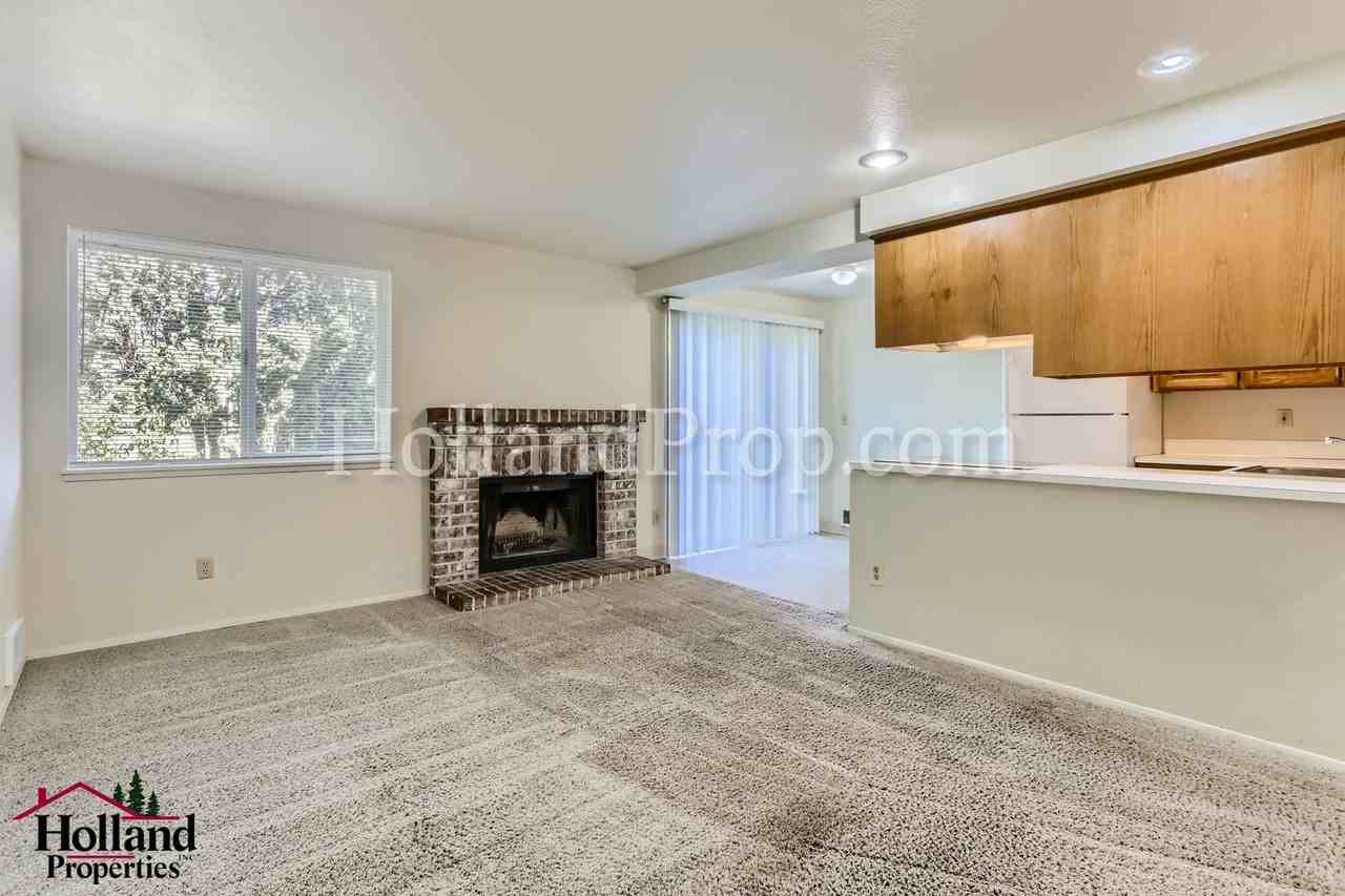 674 Se 5th Ave - Photo 5 of 25