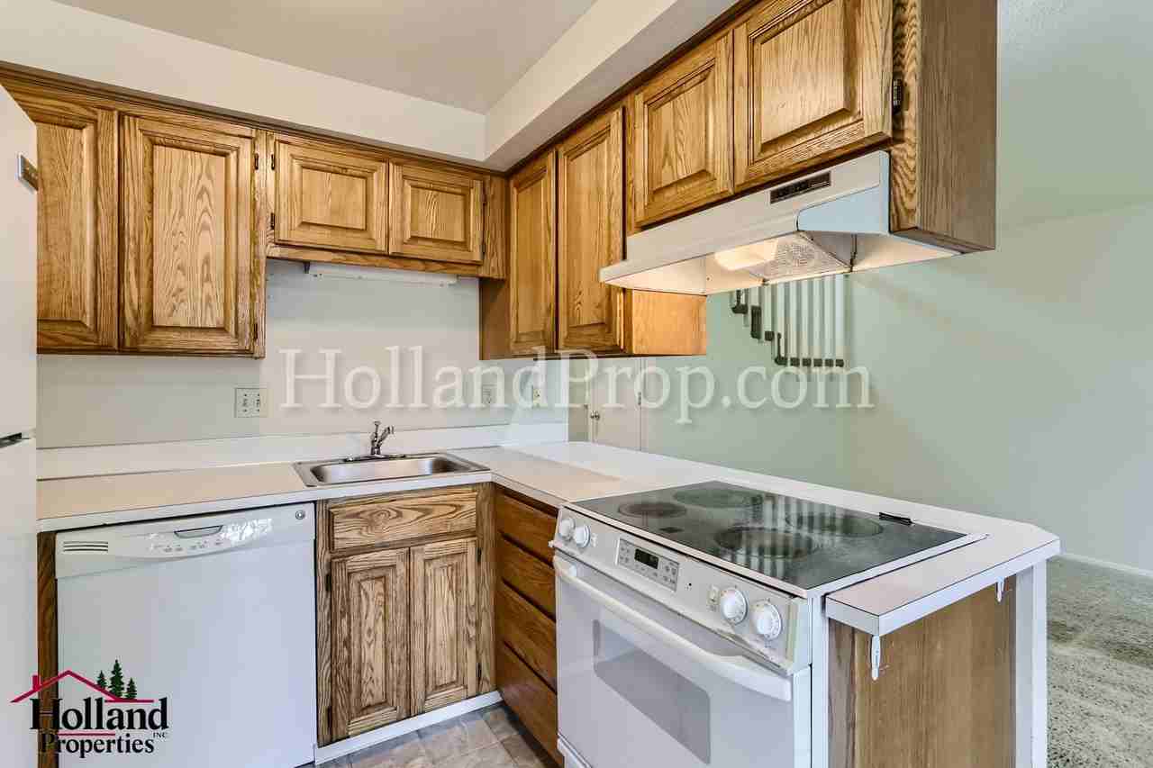 674 Se 5th Ave - Photo 7 of 25