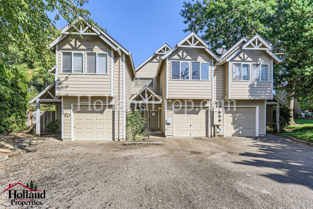 676 Se 5th Ave - Photo 2 of 28