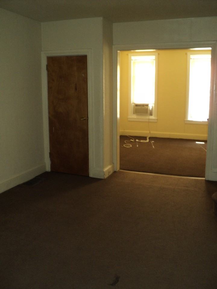 25 E Bringhurst St - Photo 3 of 9