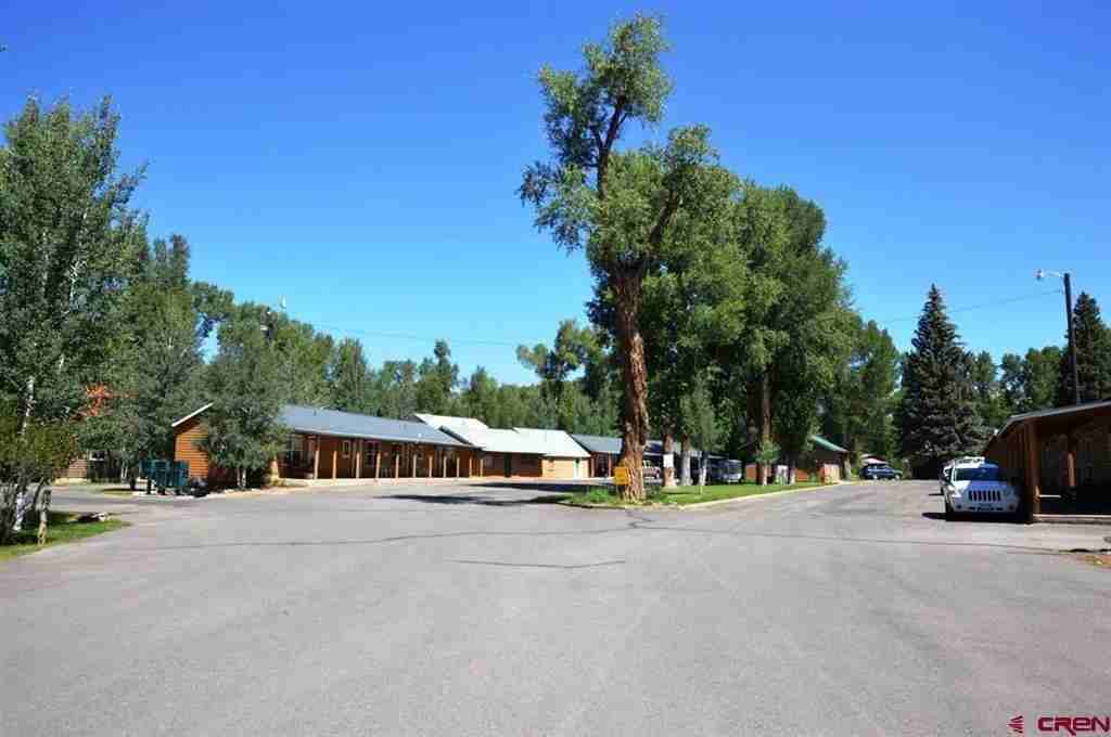 1314 W Tomichi Ave - Photo 3 of 8