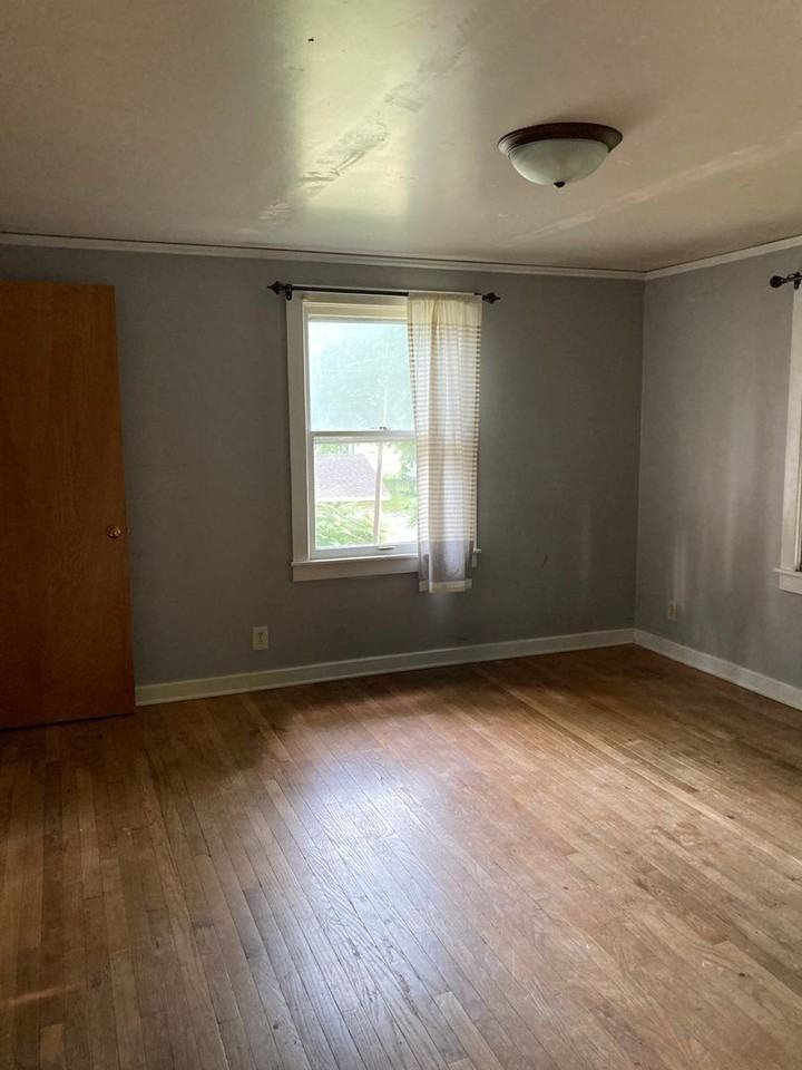 614 Evergreen St - Photo 5 of 25