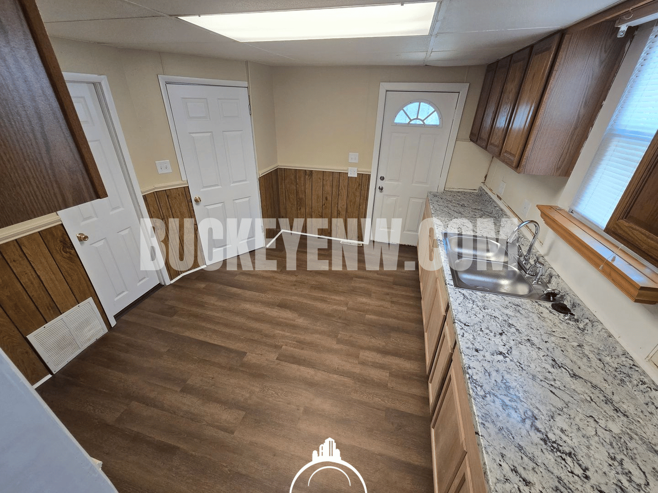 520 Raymer Blvd - Photo 5 of 10