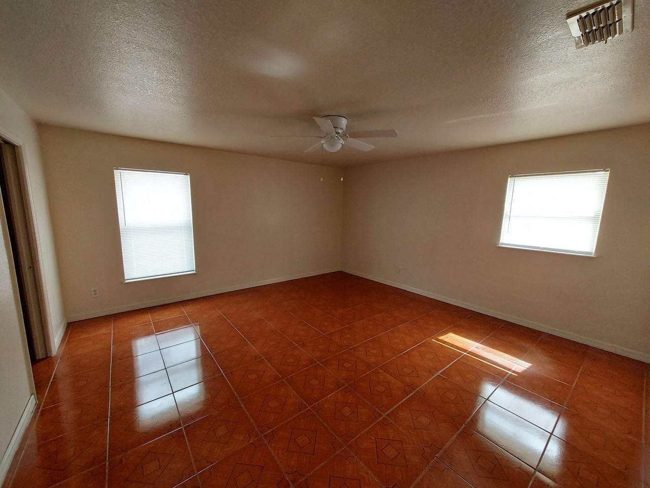 14431 Sw 32nd Terrace Rd - Photo 5 of 11