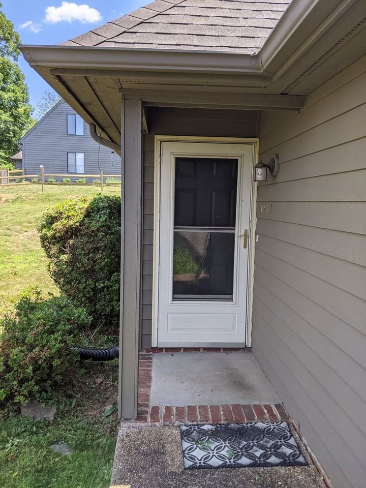 1273 Millpond Rd - Photo 2 of 12
