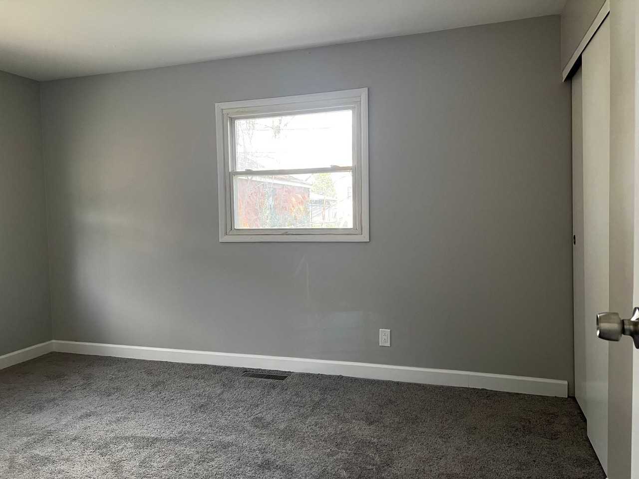 378 Pineview Dr - Photo 6 of 11