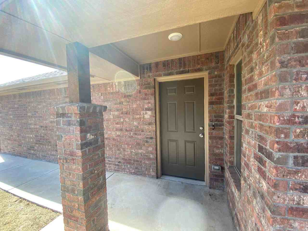 779 Sw 13th St - Photo 2 of 24