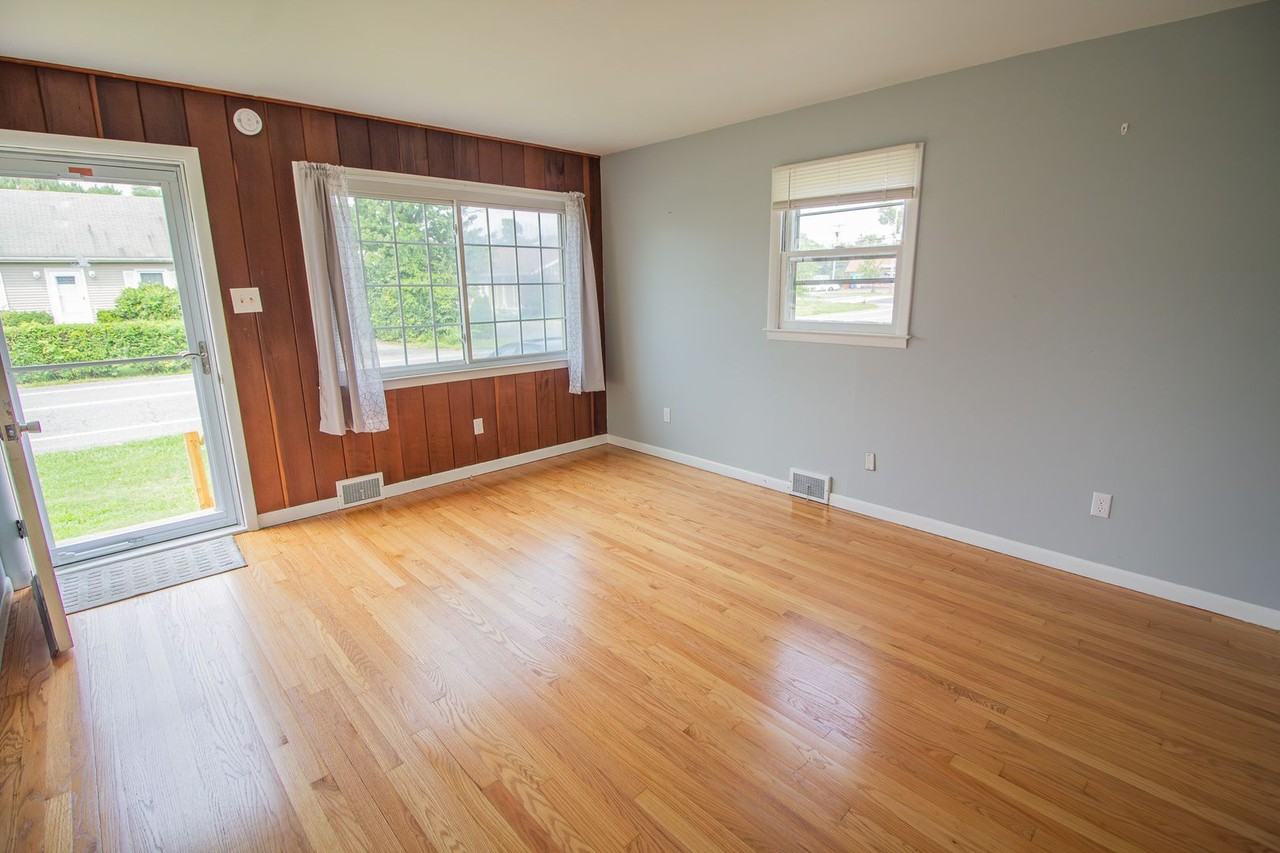 8 Park Ave - Photo 3 of 19