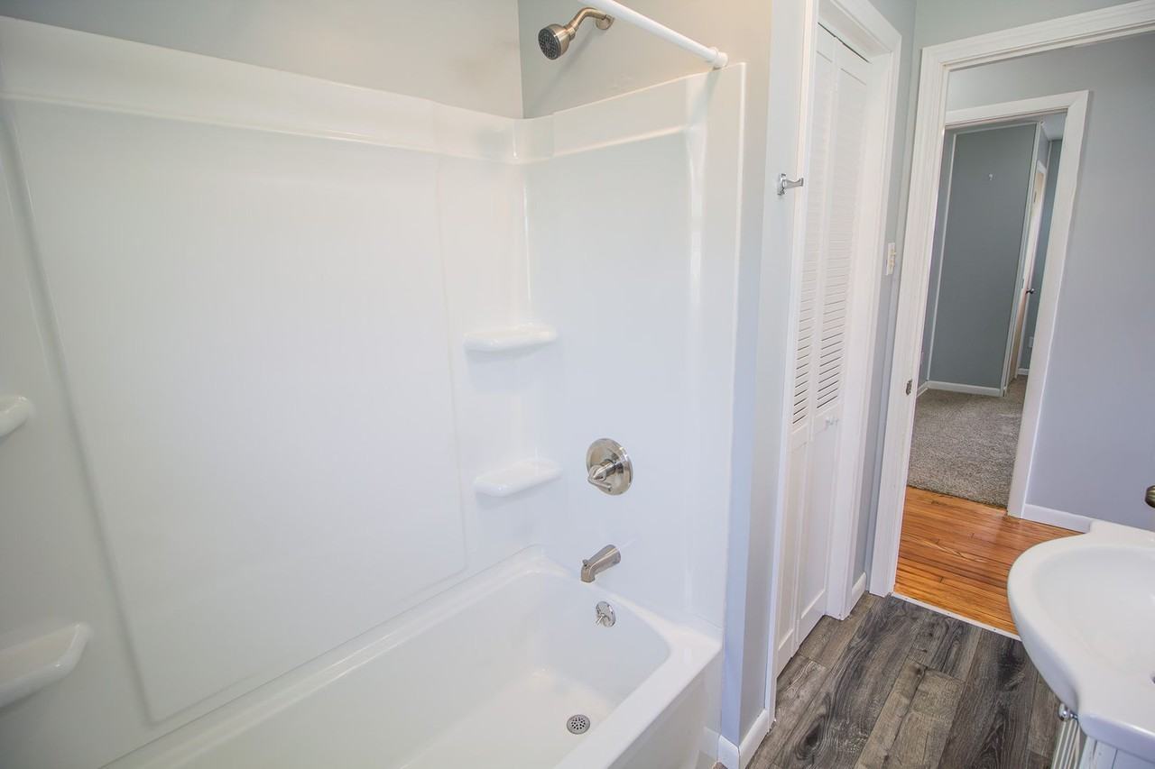 8 Park Ave - Photo 7 of 19