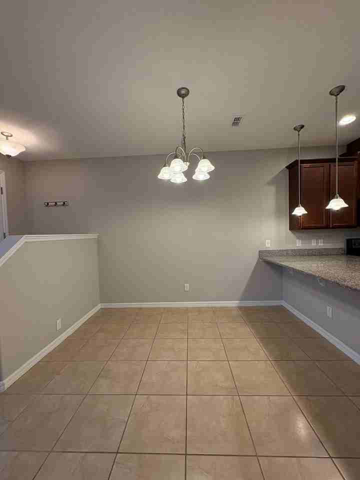 596 Jesup Springs Ln - Photo 5 of 20
