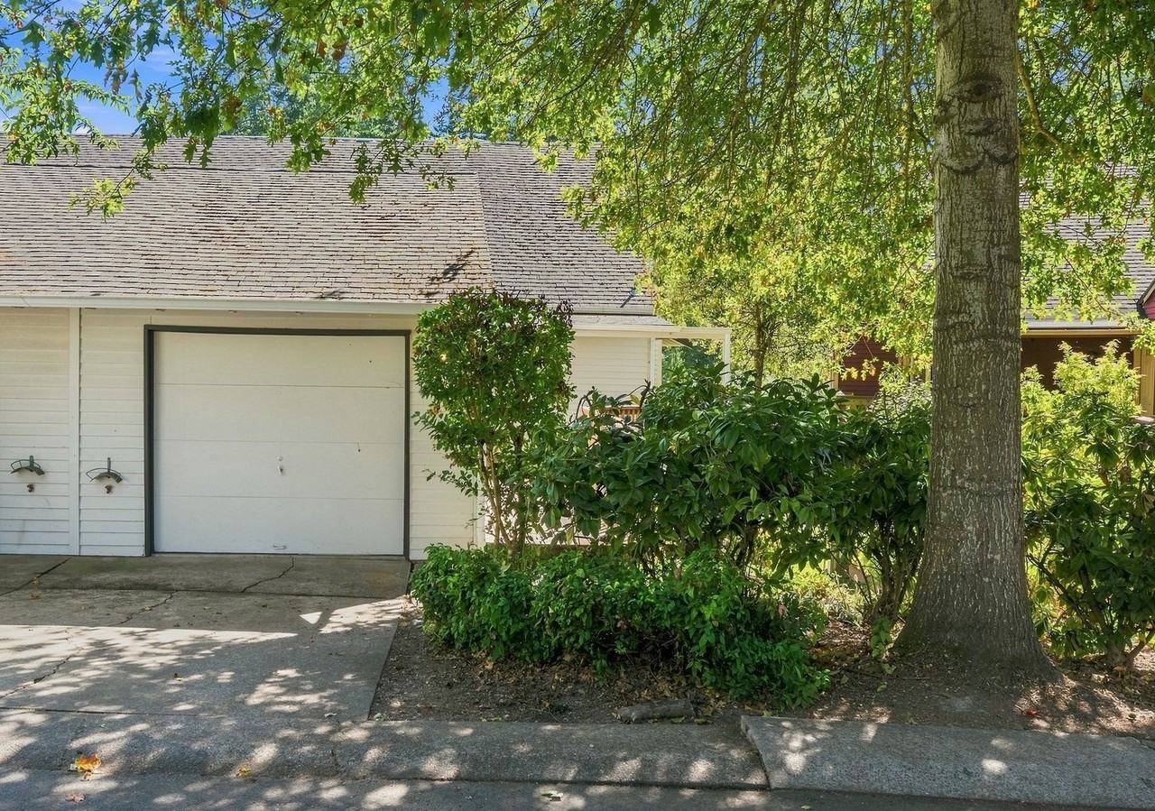 4965 Sw 152nd Ave - Photo 2 of 30