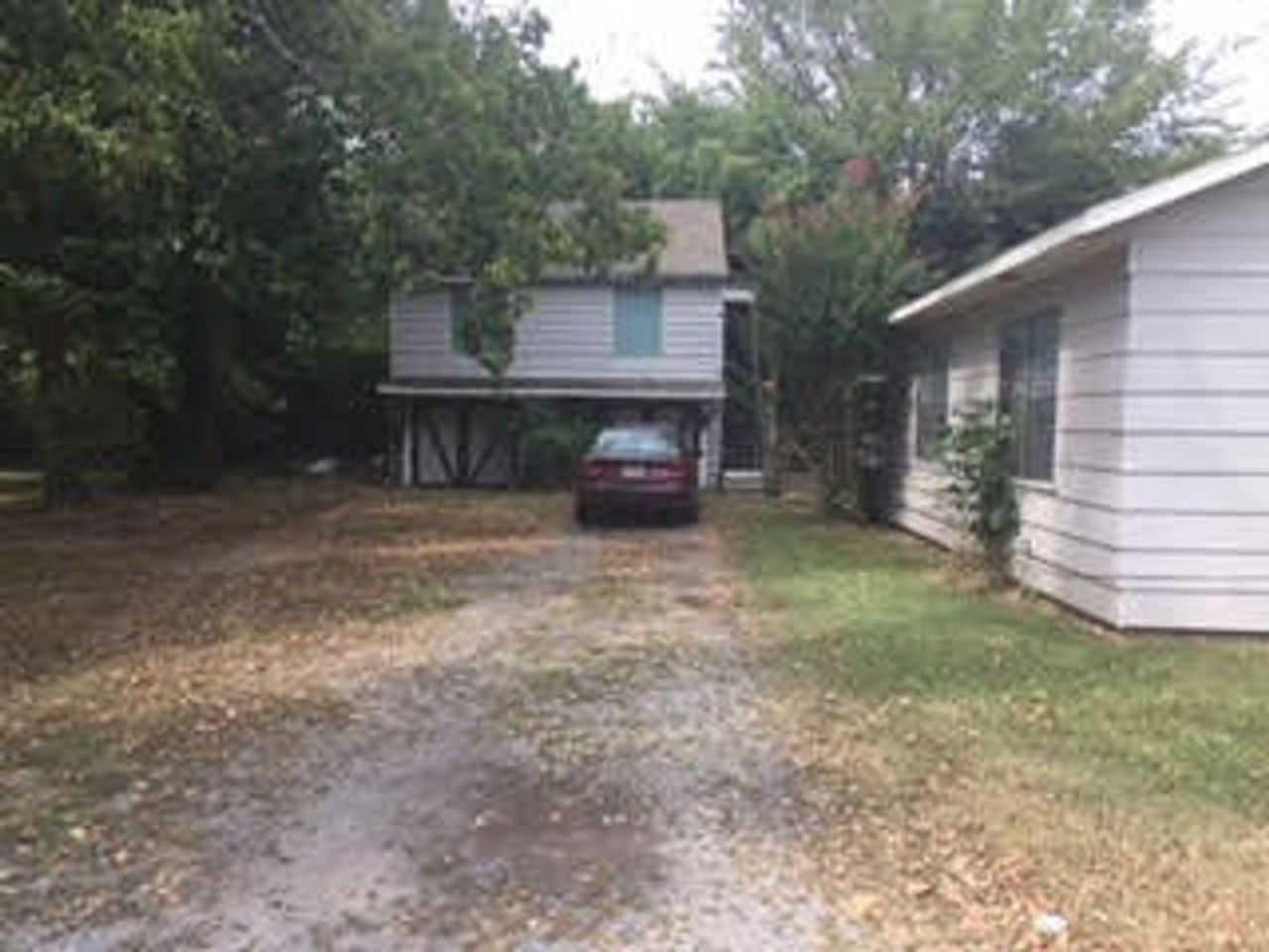 313 N College Ave - Photo 3 of 28
