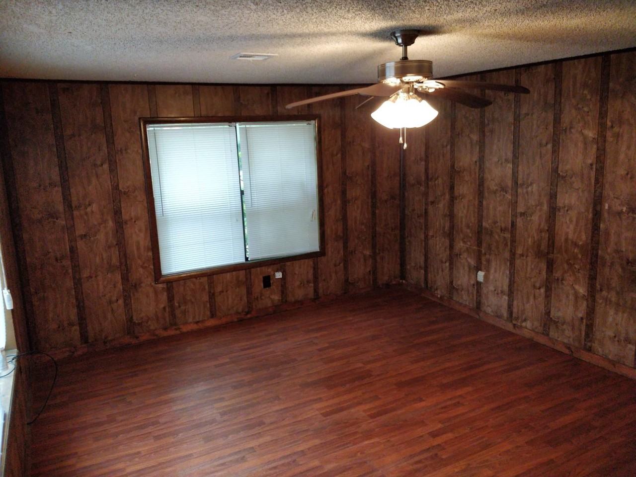 313 N College Ave - Photo 4 of 28