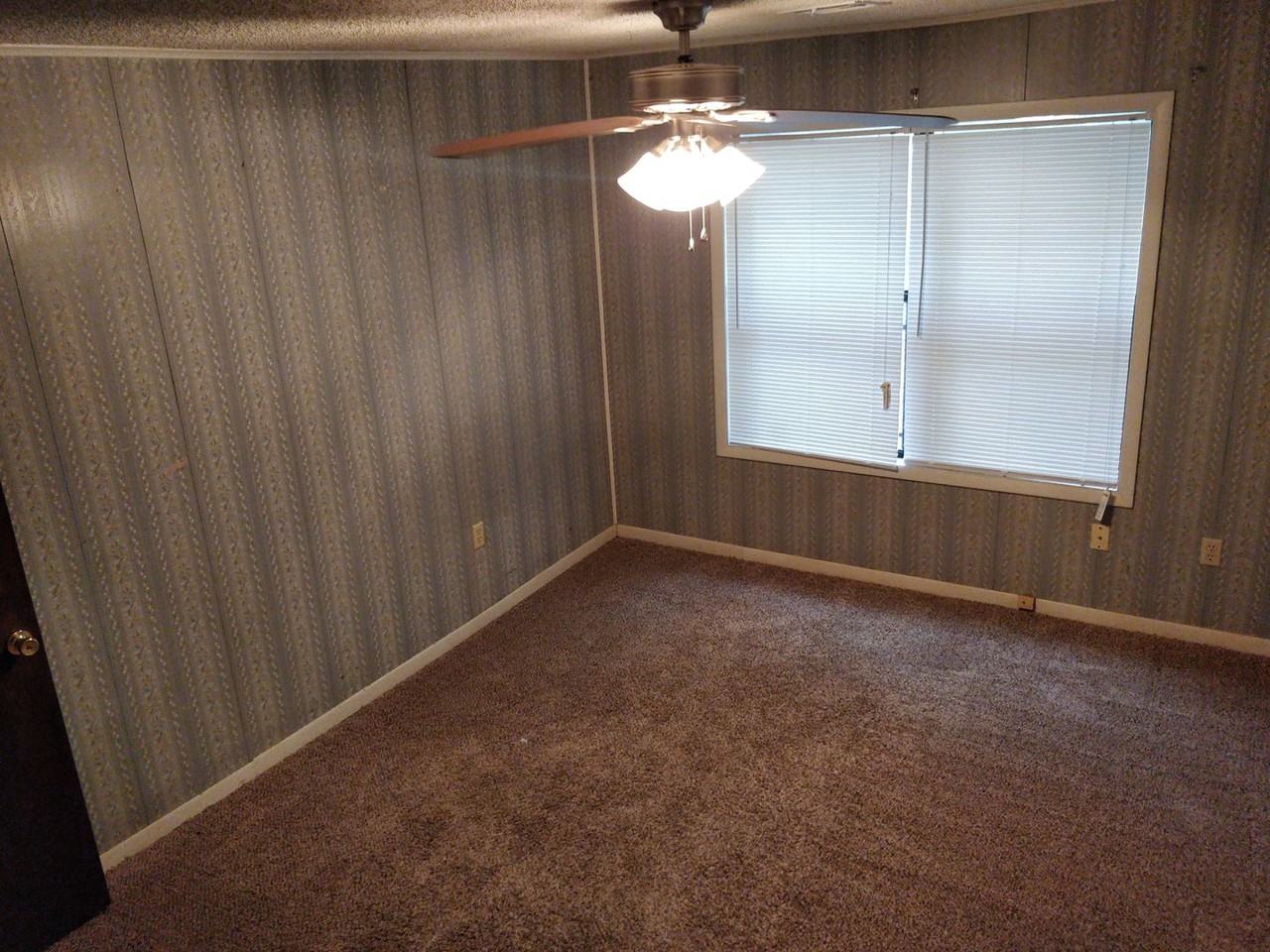 313 N College Ave - Photo 5 of 28
