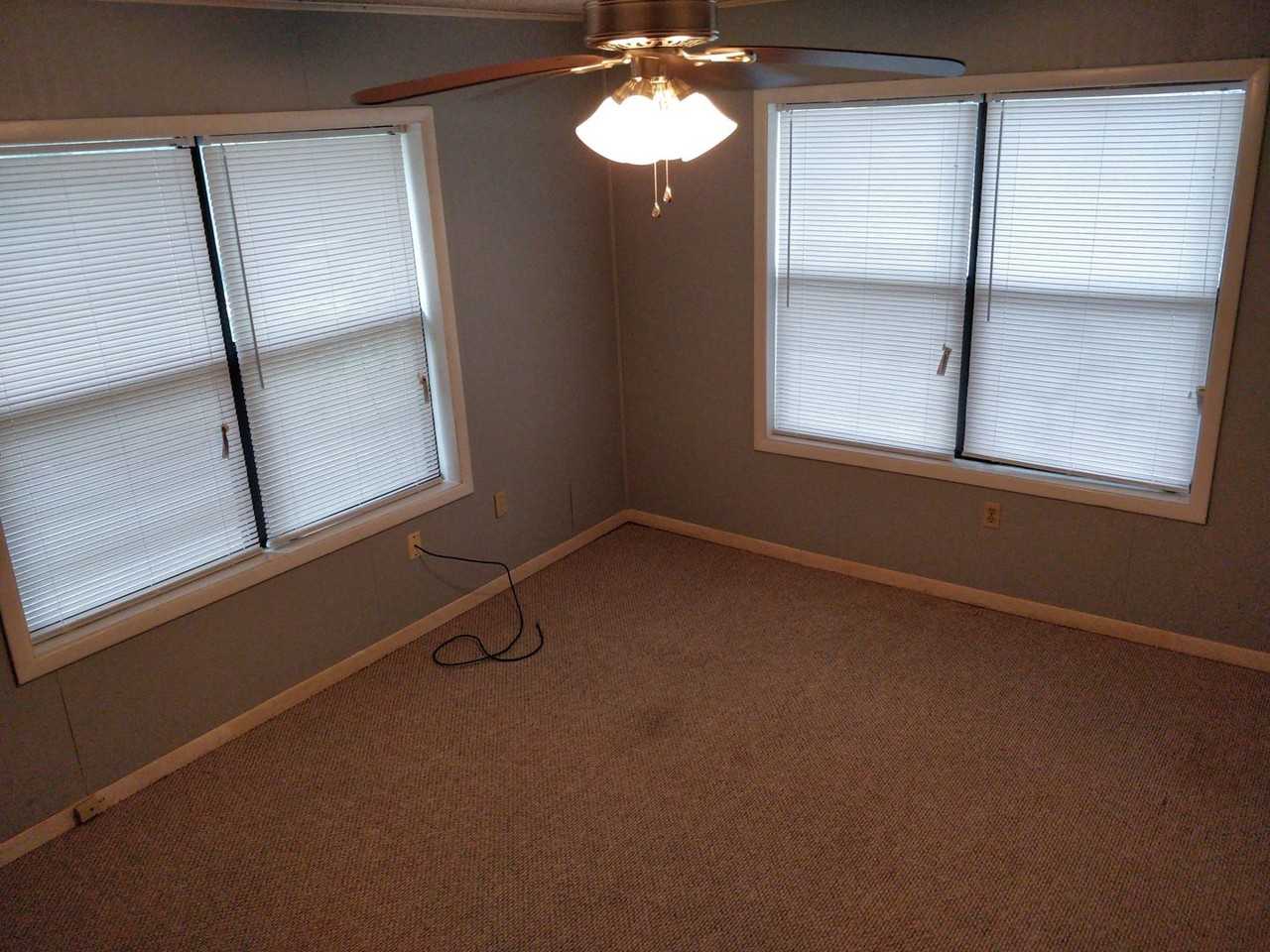 313 N College Ave - Photo 6 of 28
