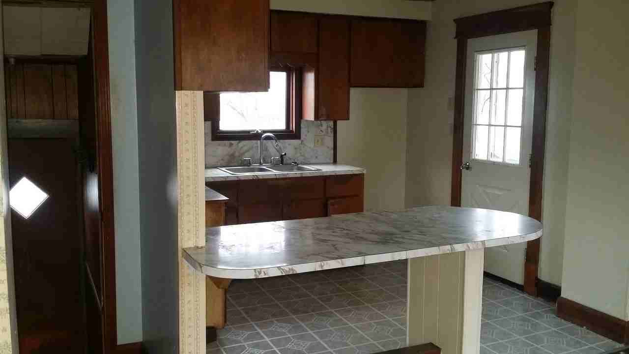 170 Fairlawn Ave - Photo 2 of 3