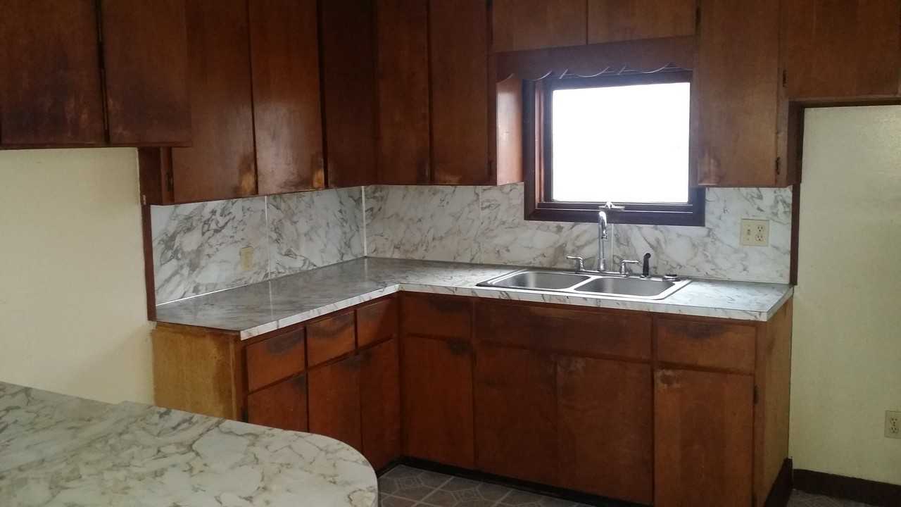 170 Fairlawn Ave - Photo 3 of 3
