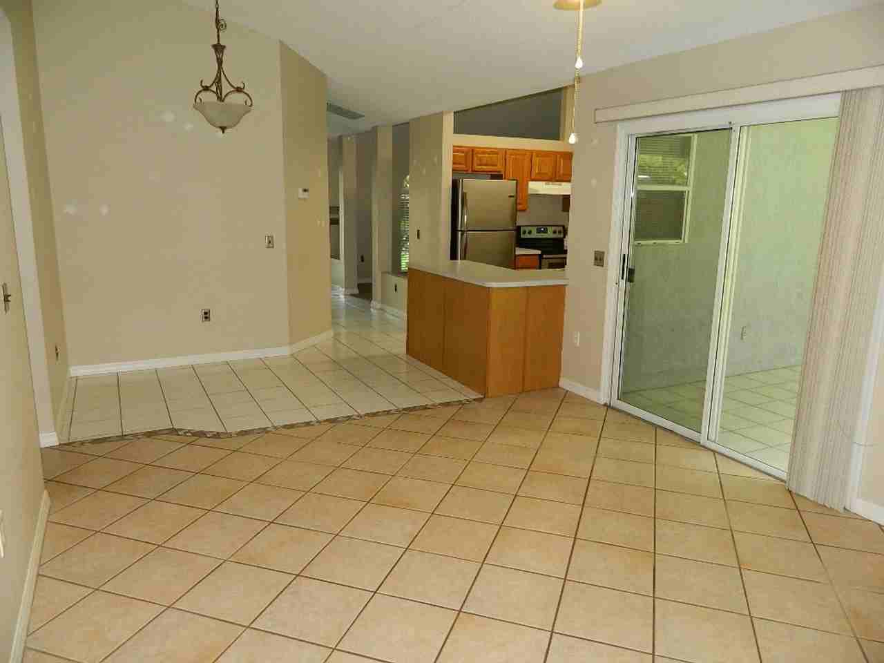 317 Silver Pine Dr - Photo 7 of 21