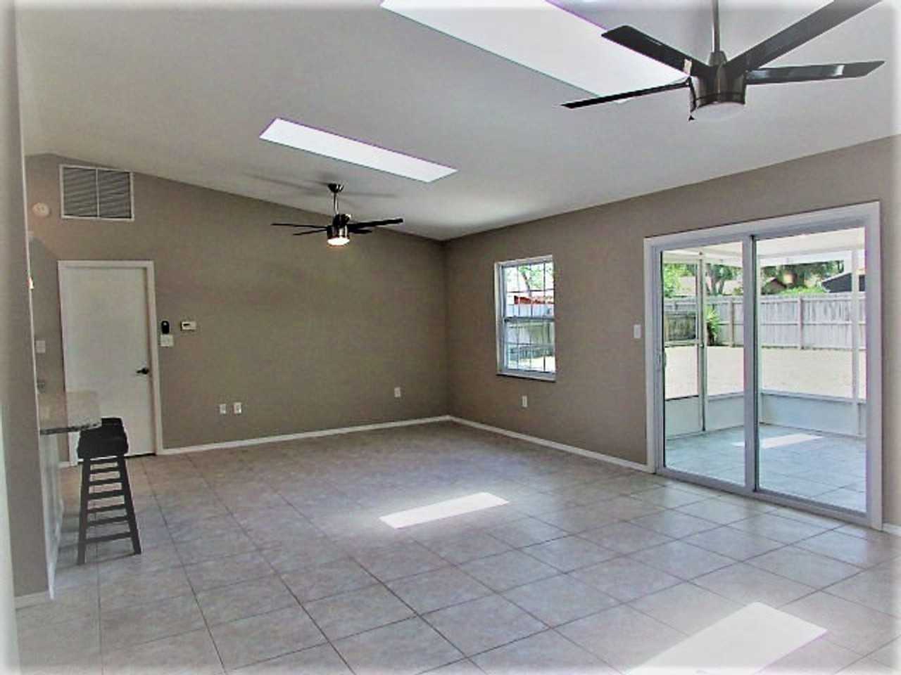 2105 David Ct - Photo 2 of 15