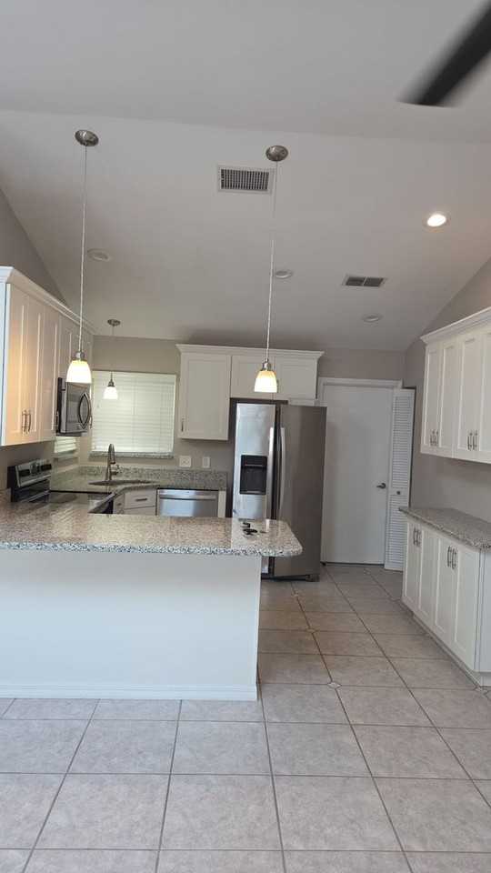 2105 David Ct - Photo 4 of 15