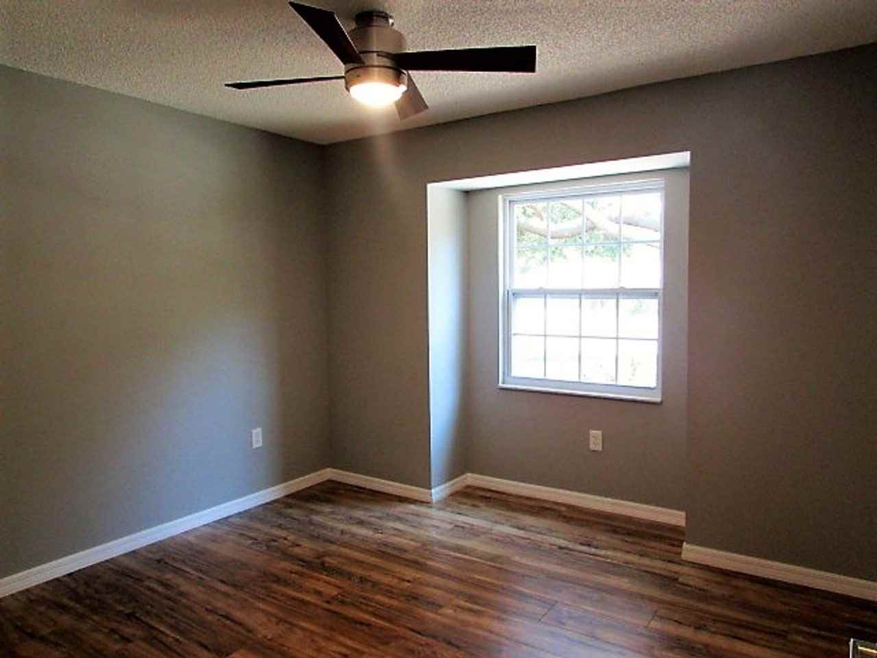 2105 David Ct - Photo 6 of 15
