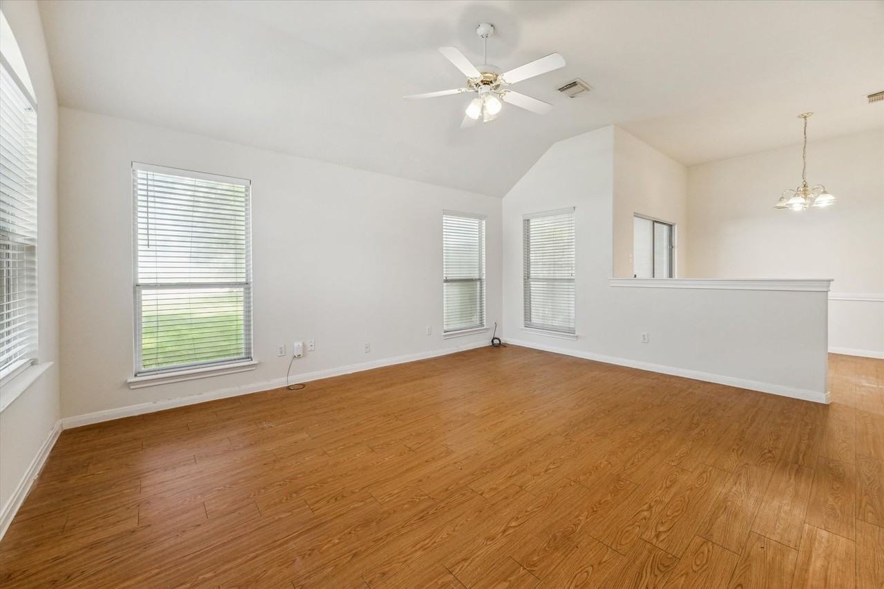 1806 Arbor Gln - Photo 4 of 19