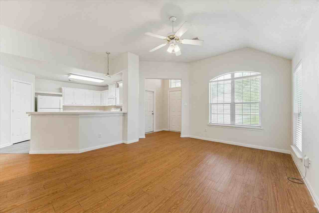 1806 Arbor Gln - Photo 6 of 19