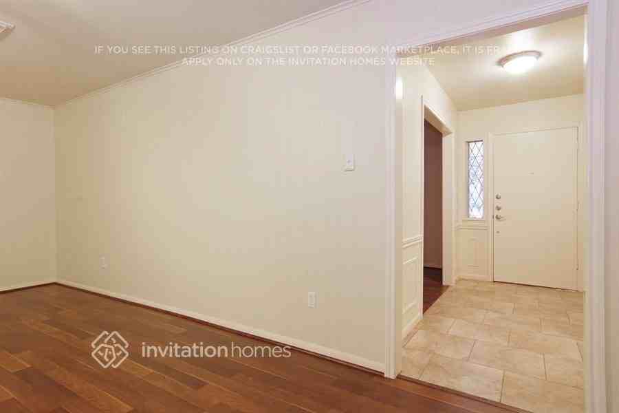 25502 Hickory Valley Ln - Photo 4 of 22