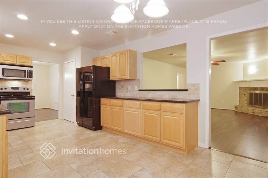 25502 Hickory Valley Ln - Photo 6 of 22