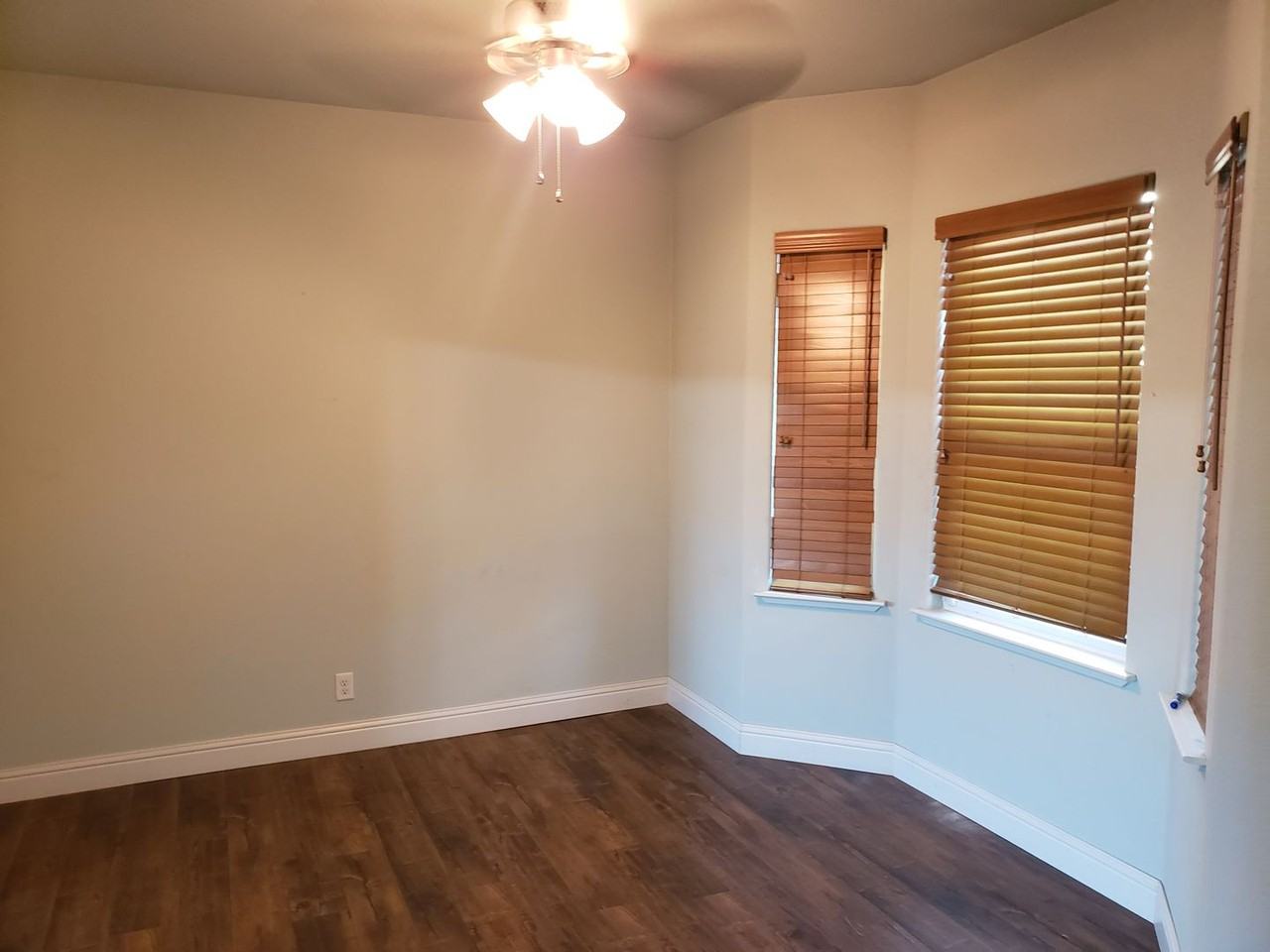 822 W 11th Ave - Photo 3 of 26