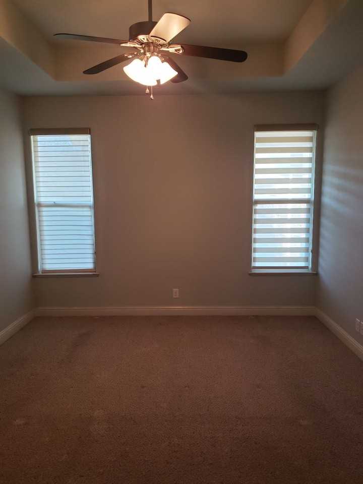 822 W 11th Ave - Photo 4 of 26