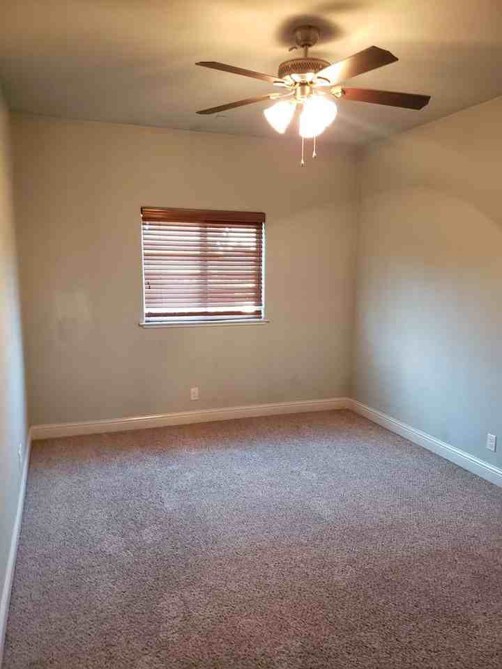 822 W 11th Ave - Photo 5 of 26