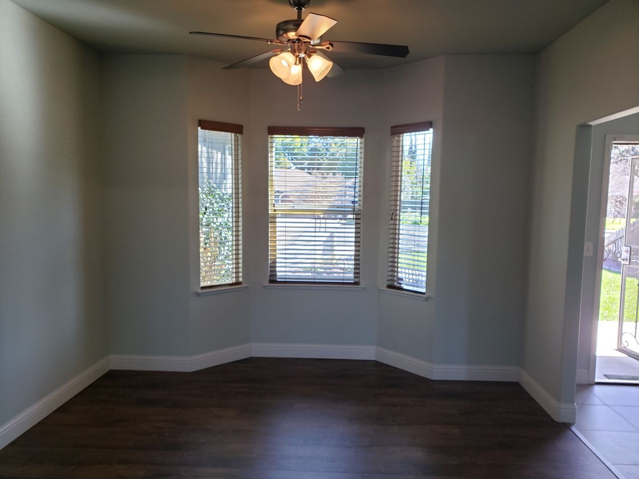 822 W 11th Ave - Photo 3 of 32