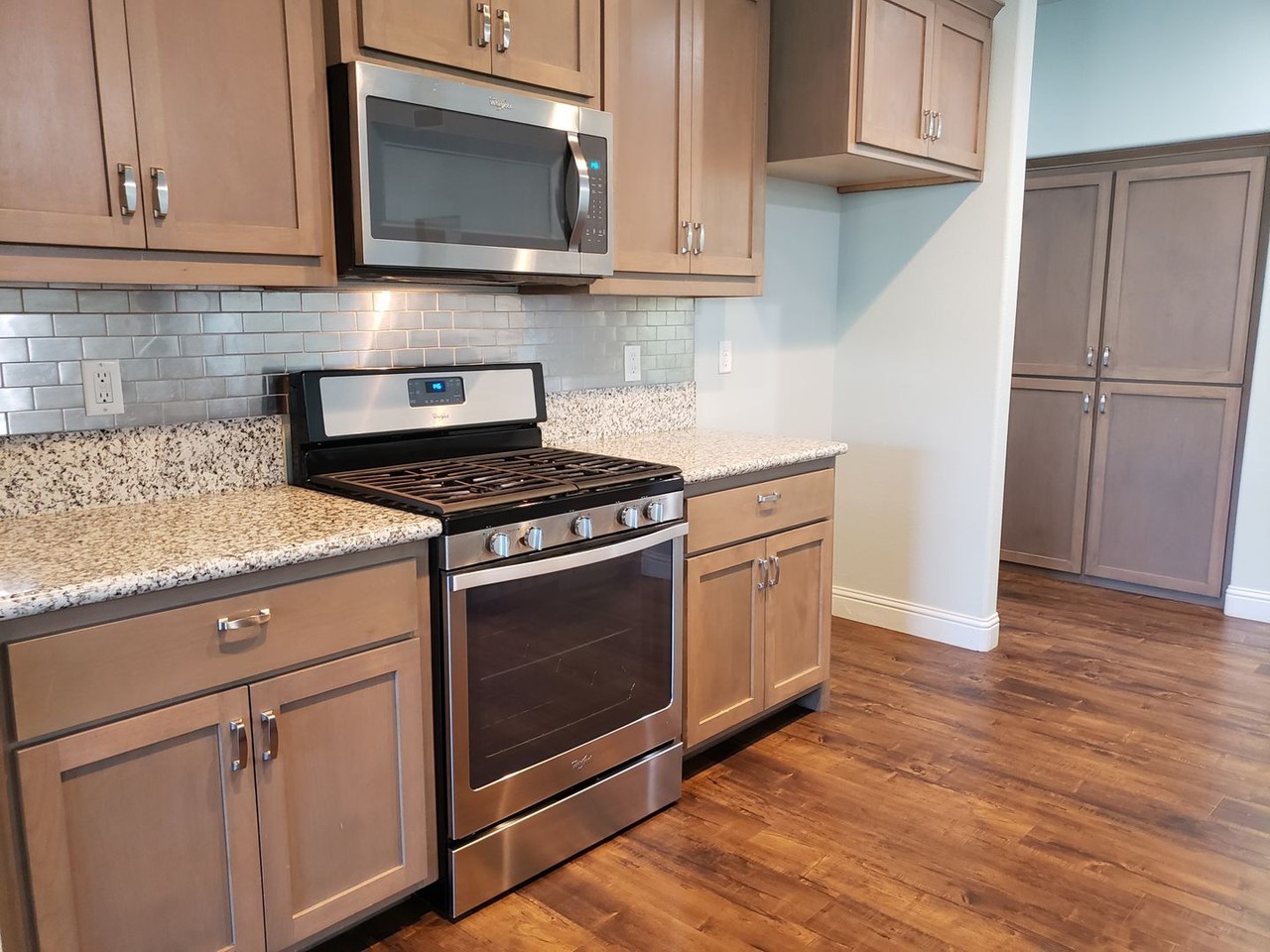 822 W 11th Ave - Photo 5 of 32