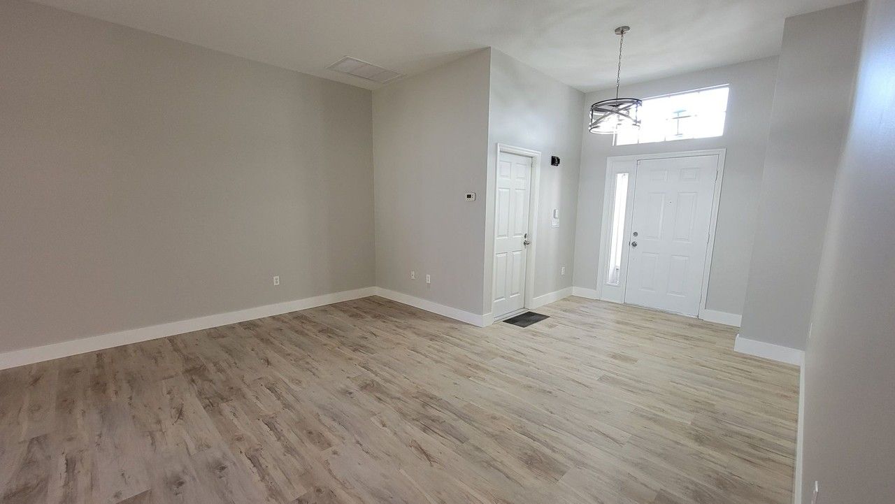 4183 Malden Dr - Photo 4 of 27