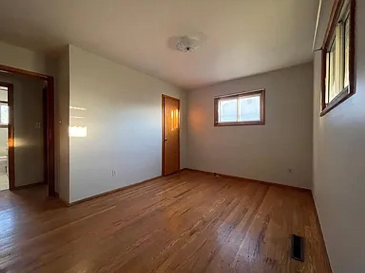 1641 Broadmoor Ave - Photo 7 of 18