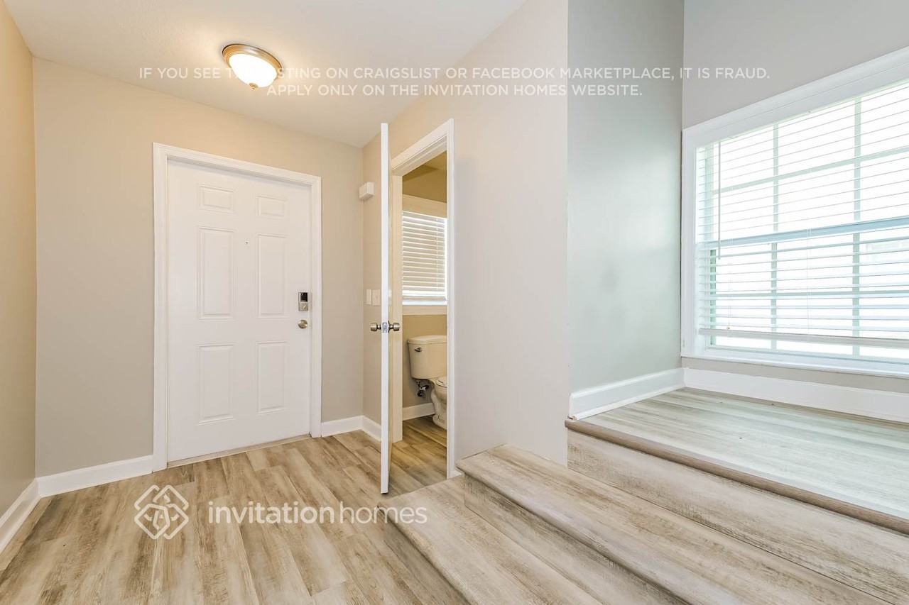 170 Carol Susan Ln - Photo 4 of 18