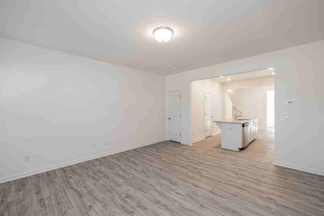 1205 Darlington Dr - Photo 3 of 20
