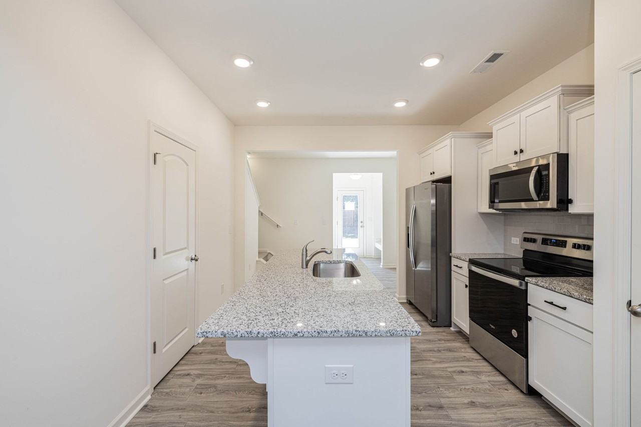 1205 Darlington Dr - Photo 6 of 20