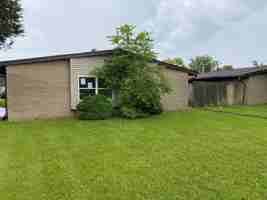 featured image of 2417 Lewis Ave