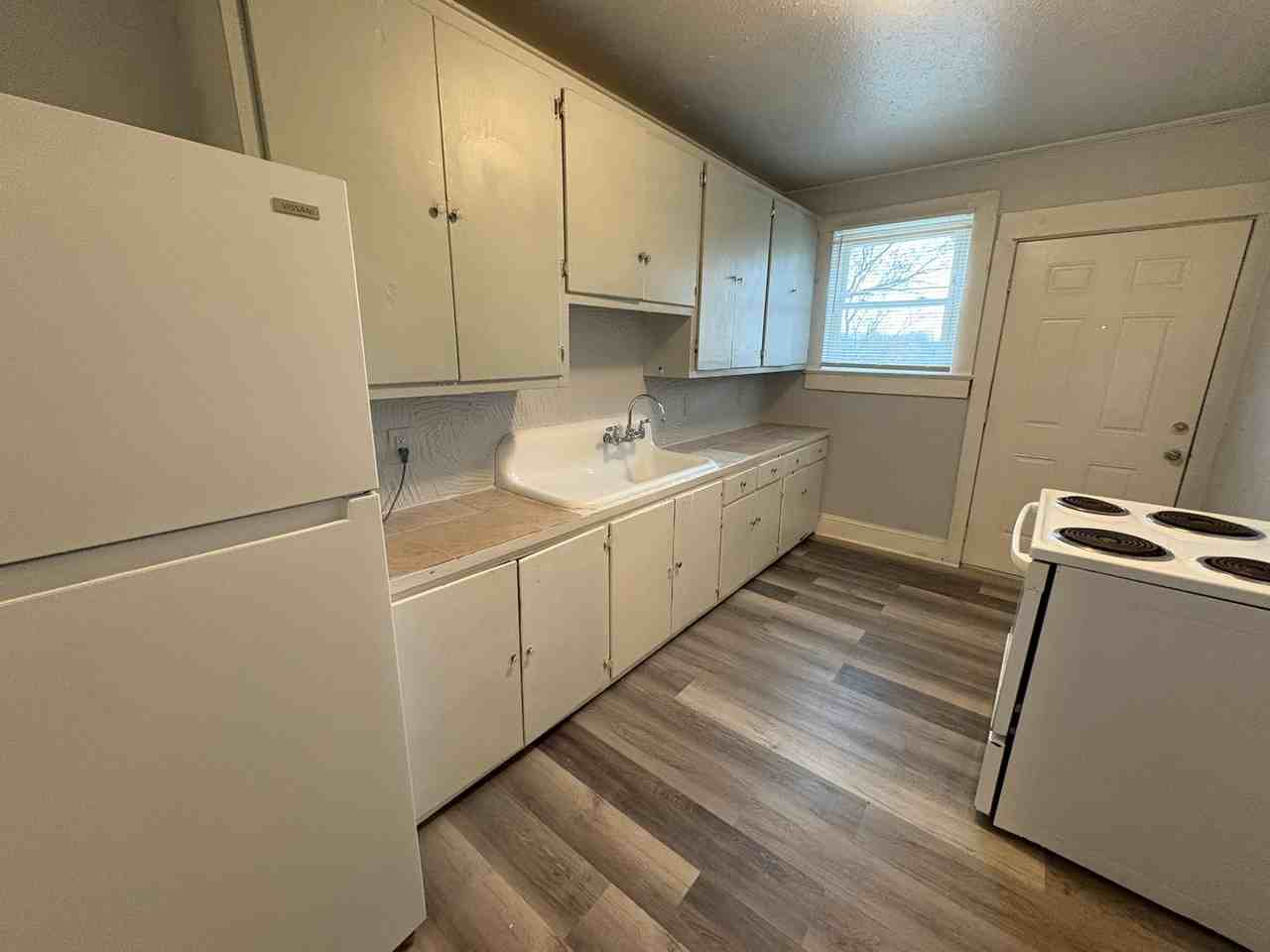 229 Academy Ave Nw - Photo 3 of 10
