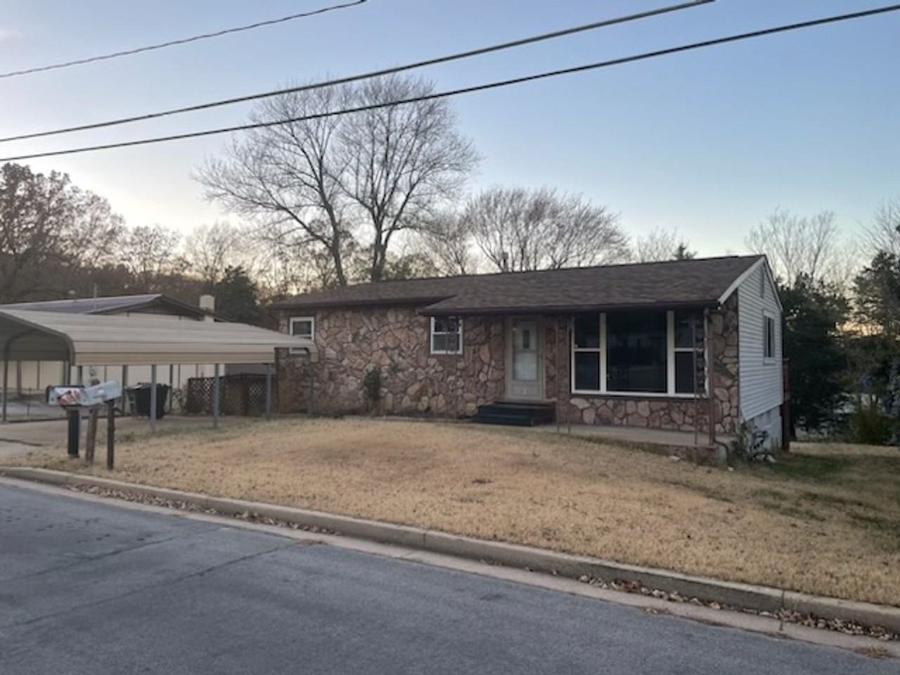 614 Houston Rd - Photo 2 of 3