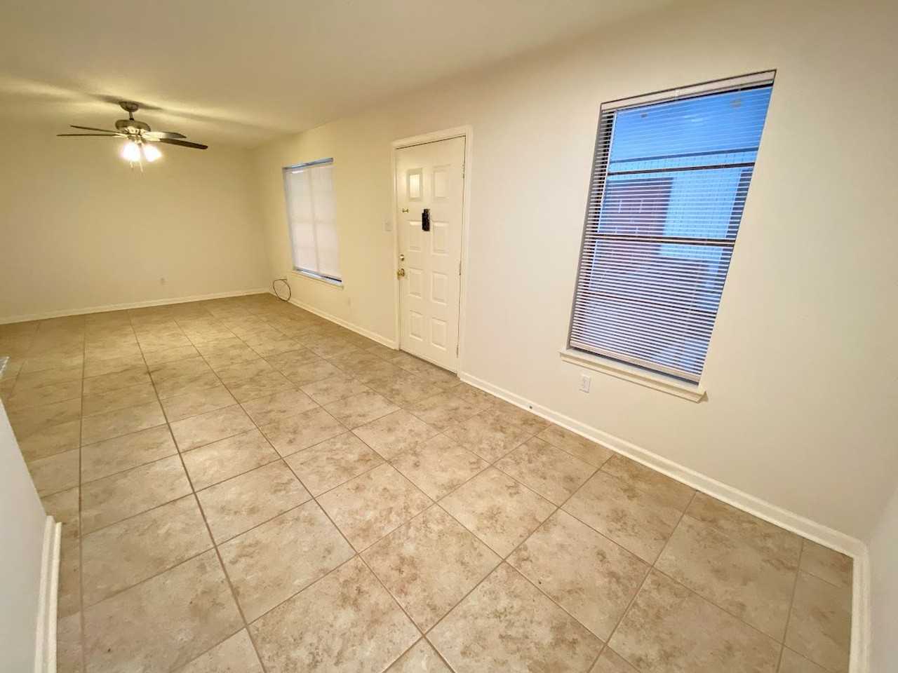 4343 Canal St #A12 - Photo 3 of 9