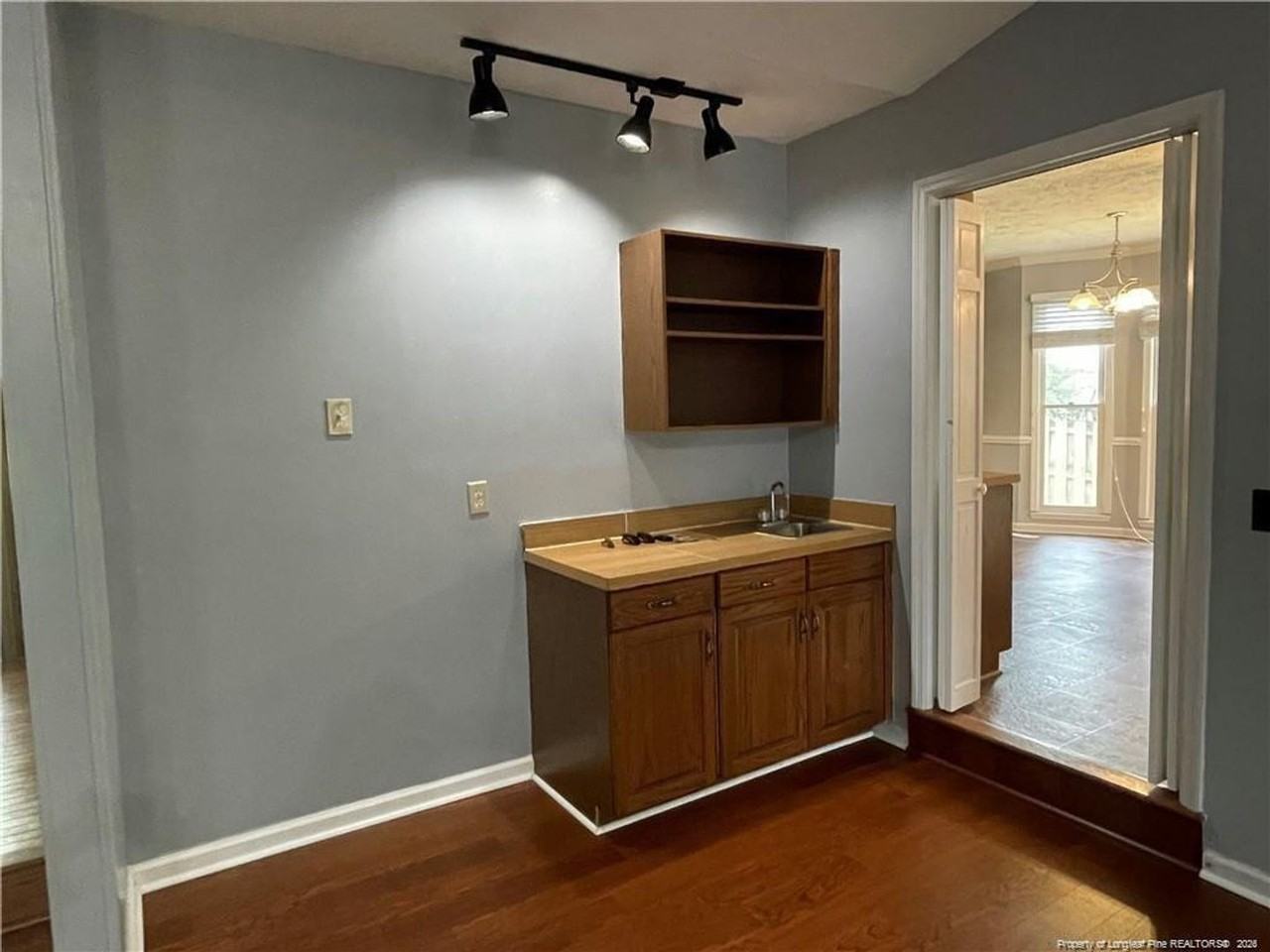 673 Georgetown Cir - Photo 6 of 23