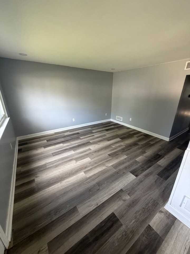 8702 Maxwell Ave - Photo 2 of 12
