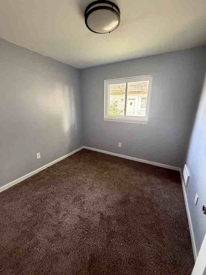 8702 Maxwell Ave - Photo 6 of 12