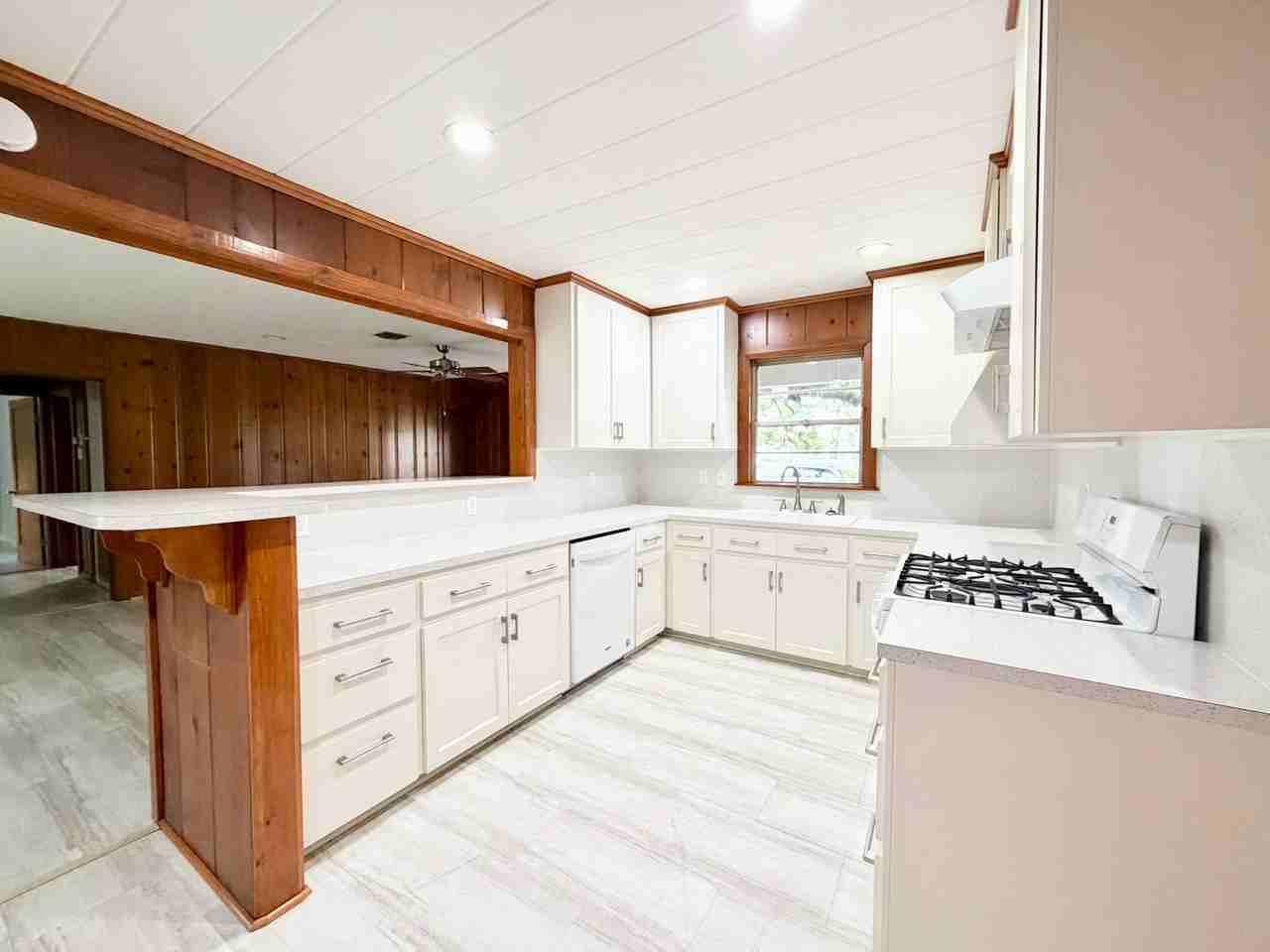 516 Saint Joseph St - Photo 4 of 15