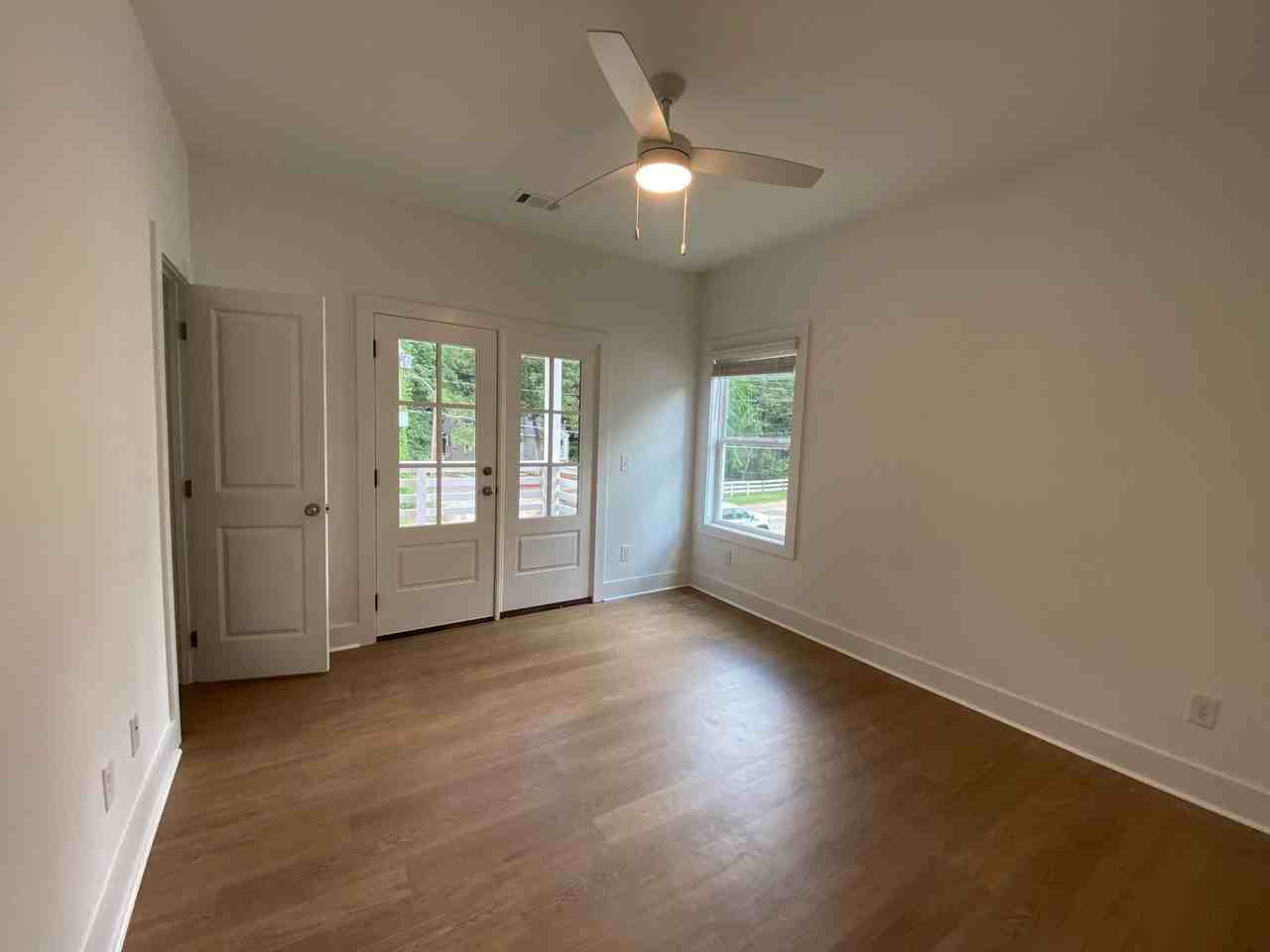 637 Maddox St - Photo 3 of 6